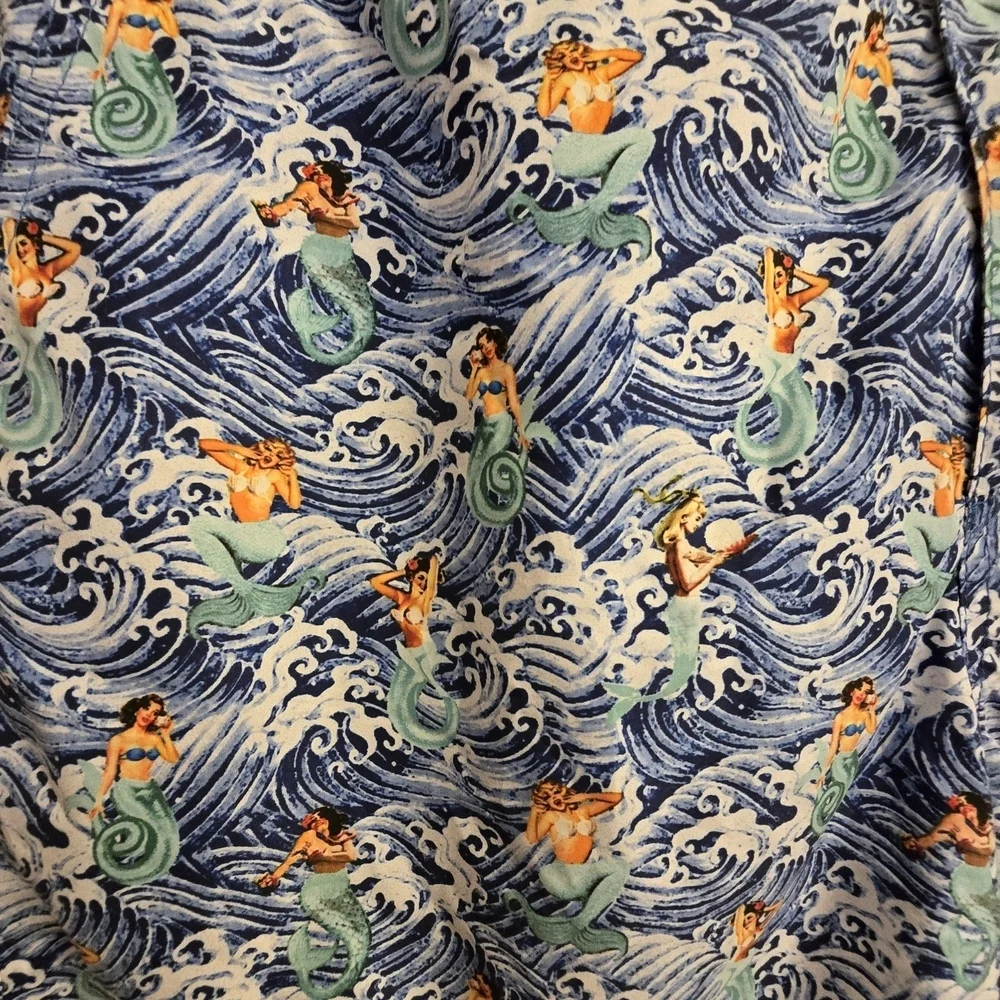 NWT Peter Millar Ocean Wave Mermaid Print Swim Trunks Medium